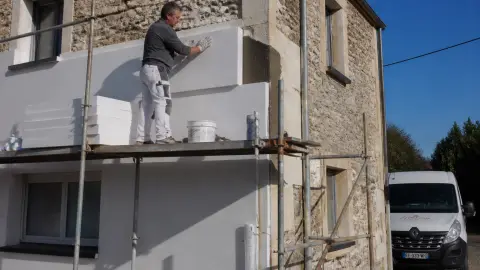 Isolation thermique par l'extérieur (ITE) : avantages et coût en 2026